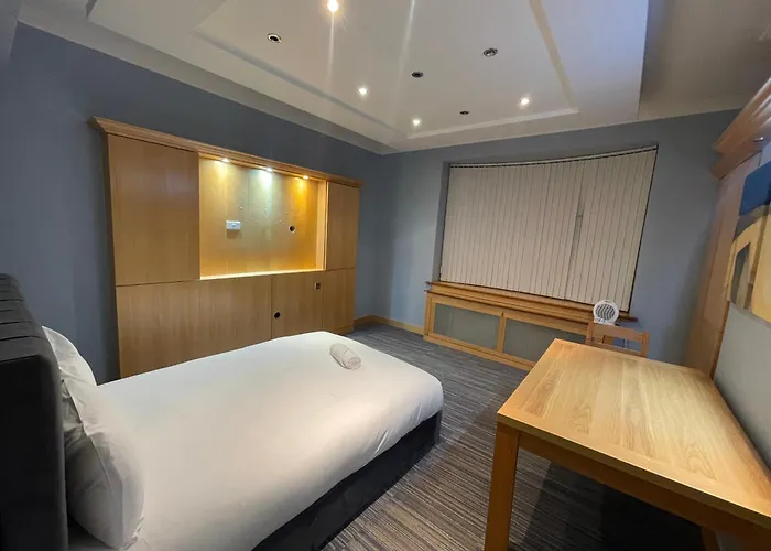 Tch Lodge - Bolton